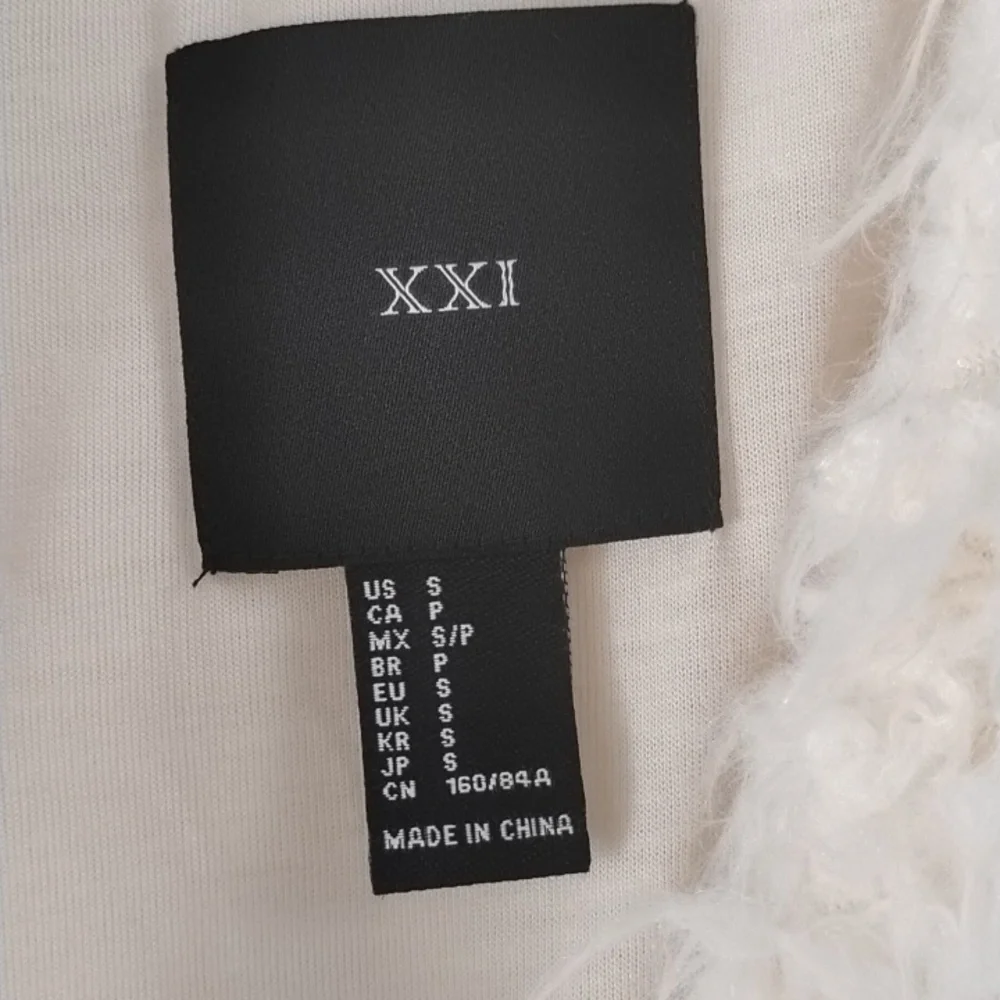 XXI White Faux‎ Fur Mob Wife Statement Jacket